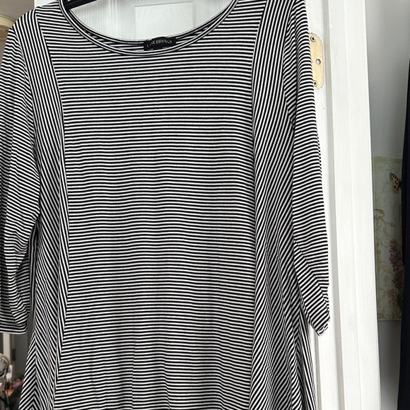 Lane Bryant Striped Black and White Women's Top Sz 18/20 - Picture 2 of 4